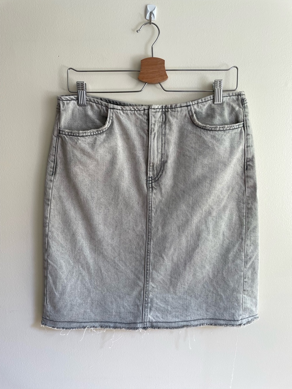 Zara Light Gray Washed Denim Mini Skirt Raw Hem 100% Cotton Size M